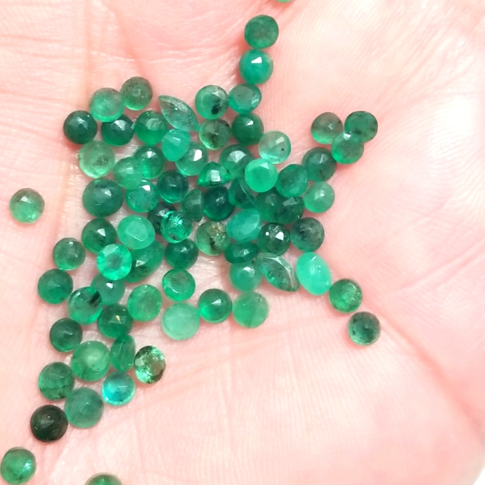 13 carats natural emerald small loose gemstone